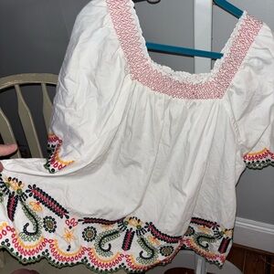 Crown & Ivy 3X White Blouse with Multicolor Embroidery